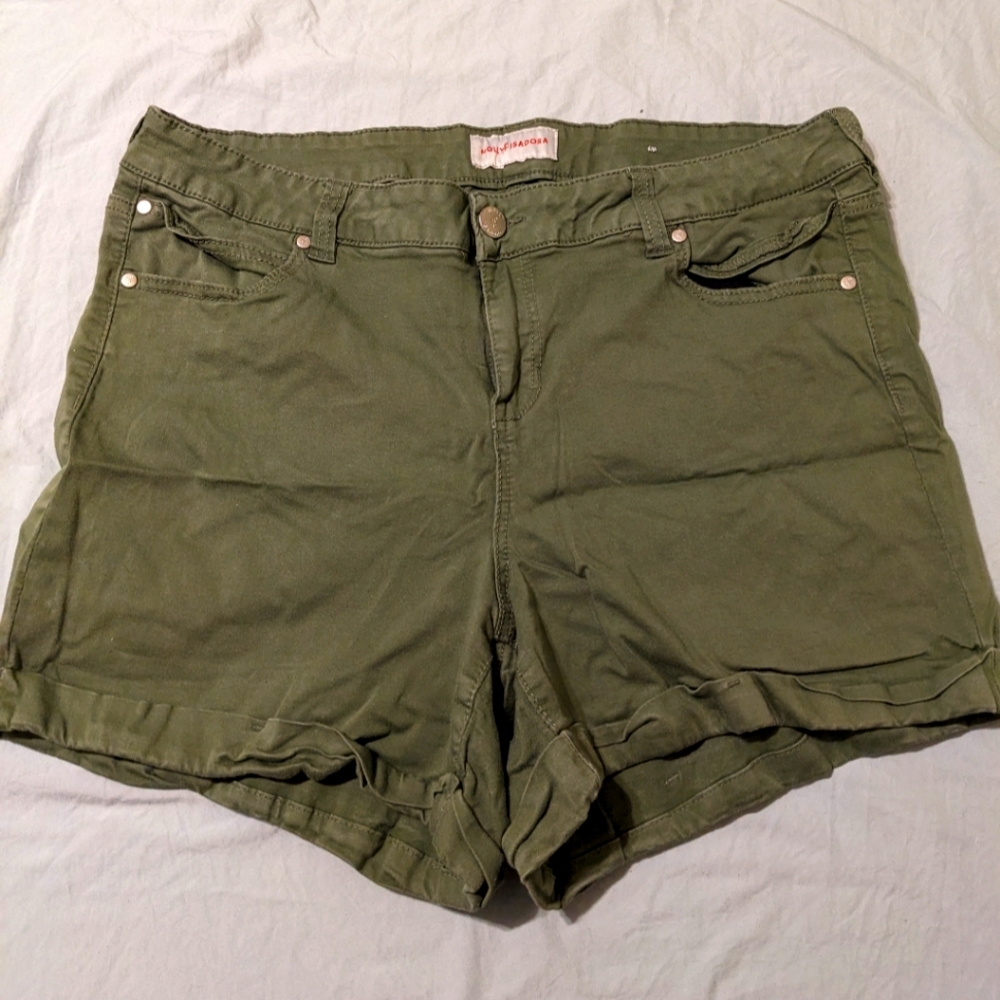 4" green shorts size 16